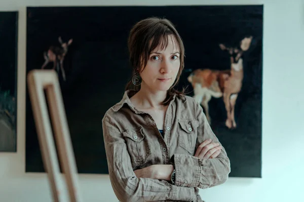 Portrait Female Painter Her Studio — Stock Photo, Image