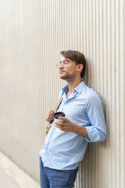 Casual Businessman Takeaway Coffee Leaning Wall — Stock Photo, Image