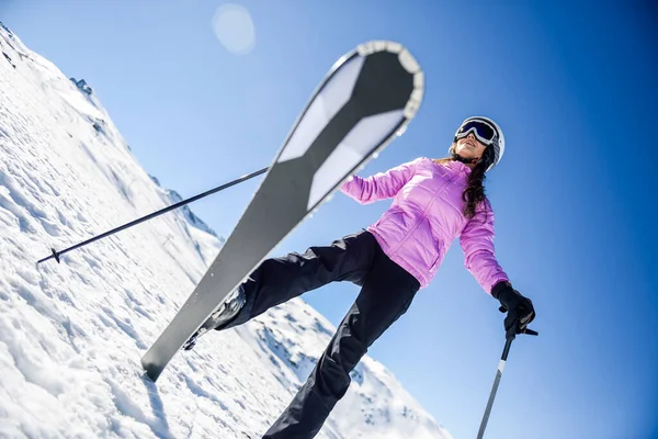 Femme Heureuse Dans Paysage Enneigé Sierra Nevada Andalousie Espagne — Photo