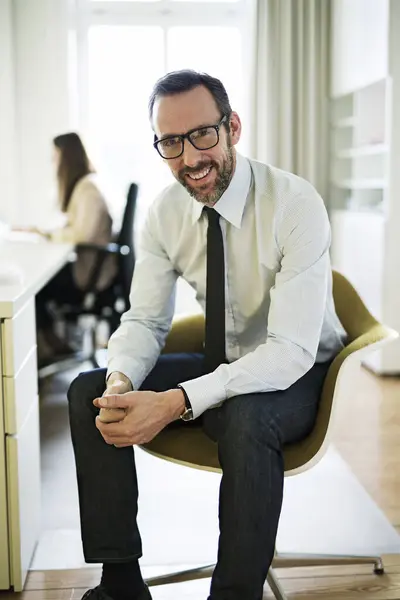 Portrait Smiling Businessman Office Employee Background — Stock Photo, Image