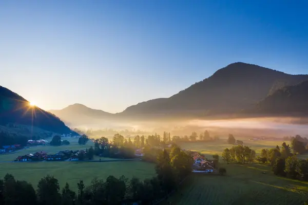 Alemania Baviera Alta Baviera Isarwinkel Jachenau Paisaje Rural Niebla Amanecer — Foto de Stock