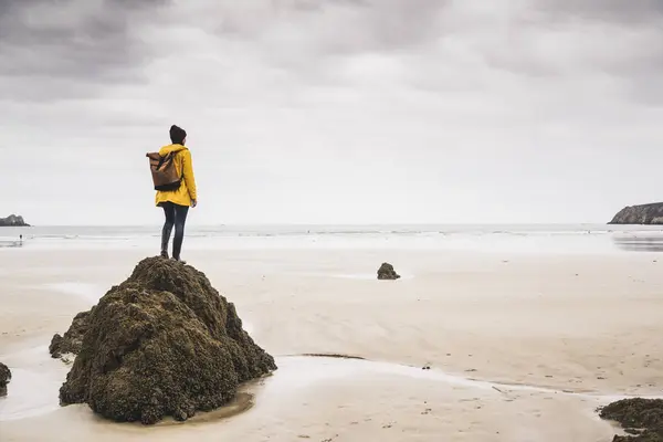 Young Woman Wearing Yellow Rain Jacket Beach Bretagne France — Stock Photo, Image