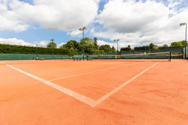 Hoekmarkering Lege Tennisbaan Tegen Lucht — Stockfoto