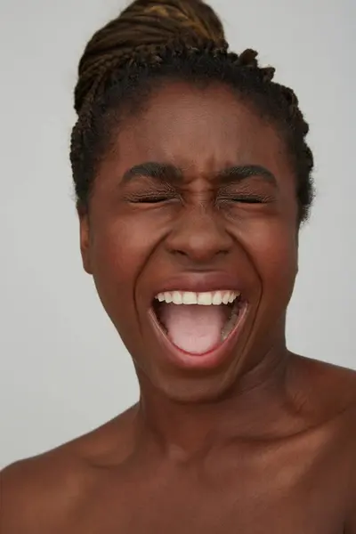 Portrait African Woman Screaming — Stock Photo, Image