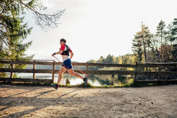 Hombre Corriendo Orillas Del Lago Forstsee Carintia Austria — Foto de Stock