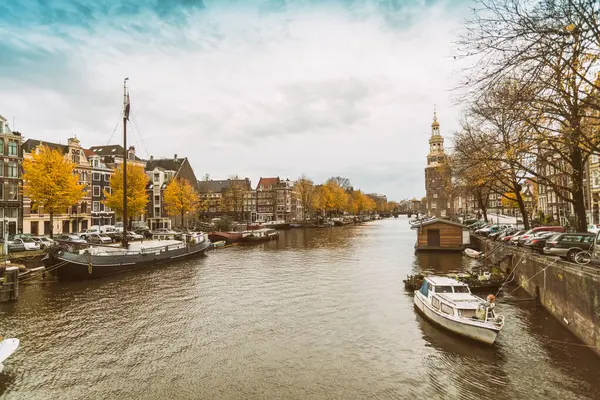 Uitzicht Oude Schans Met Montelbaanstoren Achtergrond Amsterdam Nederland — Stockfoto