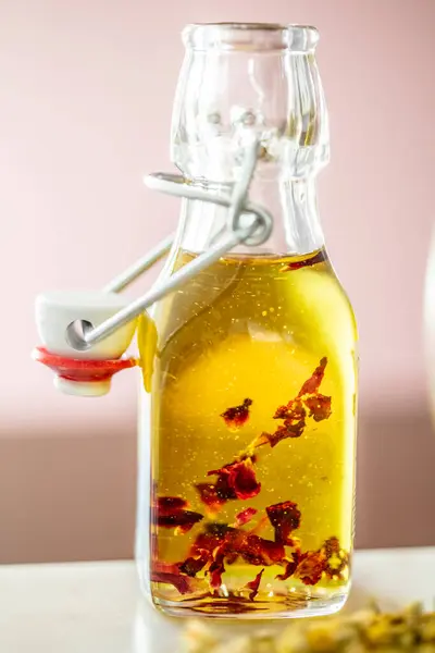 Австрия Бутылка Массажного Масла Травами — стоковое фото