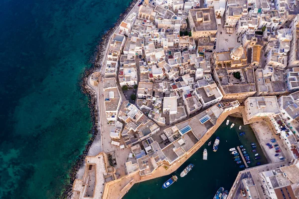 Italia Apulia Monopoli Vista Aérea Del Mar Casco Antiguo Atardecer —  Fotos de Stock