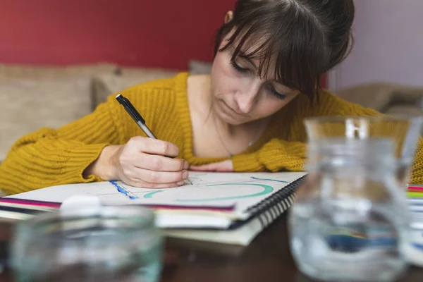 Portrait Woman Drawing Home — Stock Photo, Image