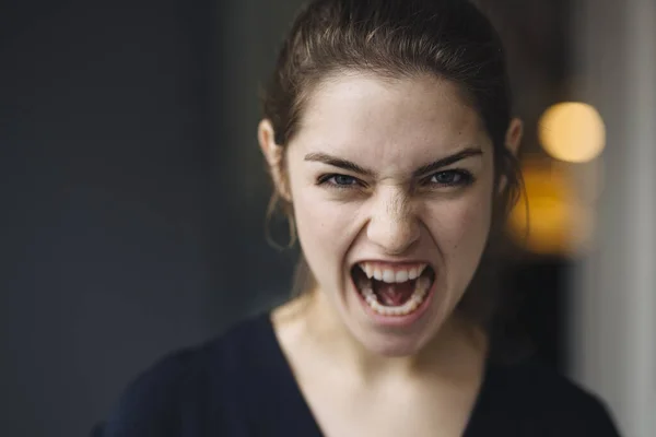 Portrait Screaming Young Woman — Stock Photo, Image