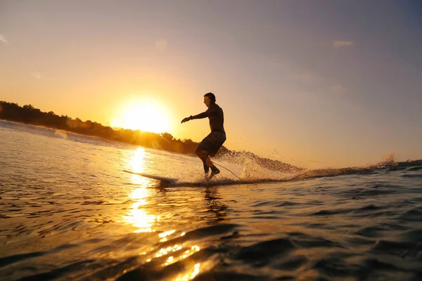 Surfista Pôr Sol Bali Indonésia — Fotografia de Stock