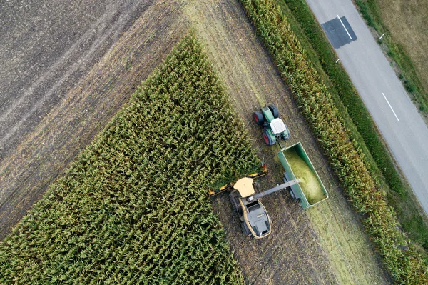 Duitsland Beieren Drone Uitzicht Maai Trekkeroogst — Stockfoto