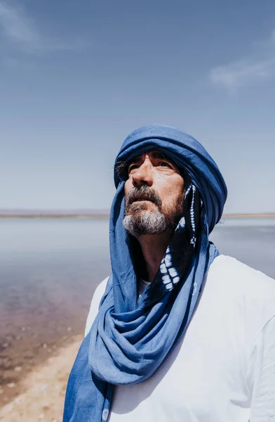 Homme Dans Désert Merzouga Devant Lac Maroc — Photo