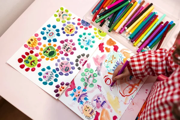 Little Girl Drawing Ugly Viruses Color Markers Home — Stock Photo, Image