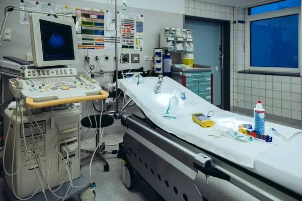 Empty Trauma Room Prepared Covid Patients Hospital — Stock Photo, Image