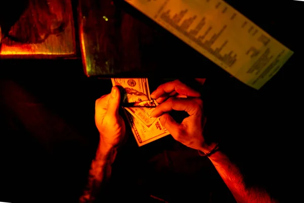 Hombre Pagando Factura Contando Billetes Dólar Ciudad Nueva York —  Fotos de Stock