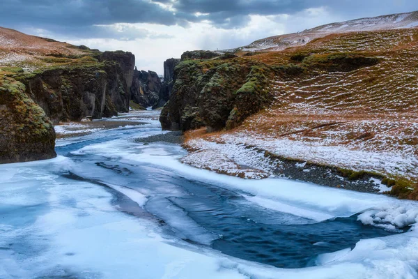 Islandia Rzeka Fjadra Kanion Fjadrargljufur Zimą — Zdjęcie stockowe