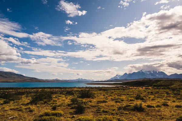 Argentina Vista Panorámica Las Nubes Sobre Orilla Del Lago Patagonia — Foto de Stock