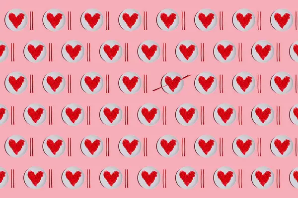 Pattern Plates Red Colored Heart Shaped Spaghetti Pink Background — Stock Photo, Image