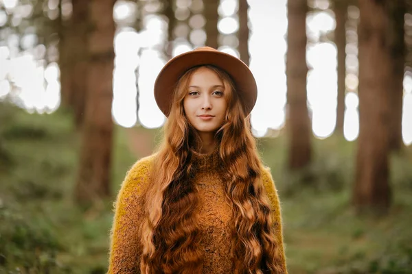 Beautiful Woman Long Hair Wearing Hat Standing Forest — Stock Photo, Image