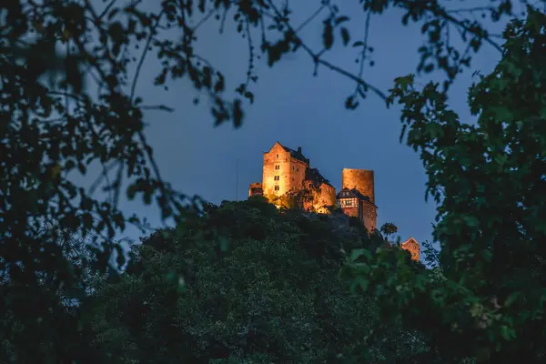 Tyskland Nordrhein Westfalen Oberwesel Schonburg Slott Står Toppen Berget Rhen — Stockfoto