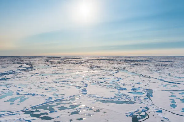北极融化冰的空中景观 — 图库照片