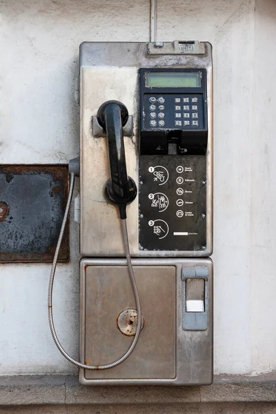 Cabine Telefónica Antiquada — Fotografia de Stock