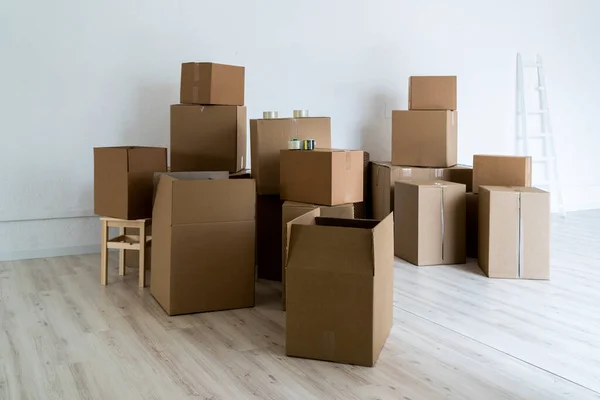 Cardboard Boxes Floor Living Room — Stock Photo, Image