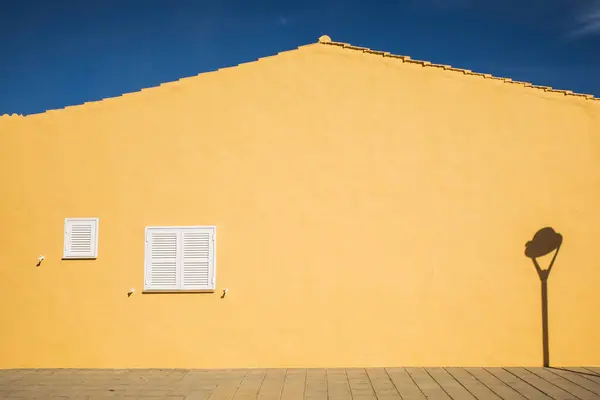 Clean Wall Yellow Building — Stock Photo, Image