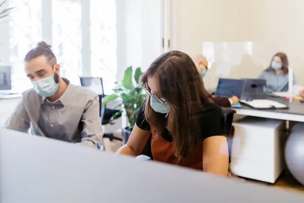 Businesswoman Wearing Protective Face Mask While Working Coworker Desk Office — Stock Photo, Image