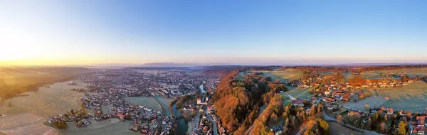 Deutschland Bayern Wolfratshausen Drohnenpanorama Der Ländlichen Stadt Bei Sonnenaufgang — Stockfoto