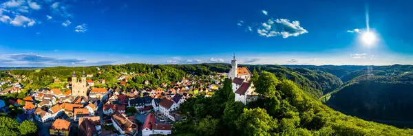 Deutschland Bayern Goßweinstein Luftaufnahme Stadtlandschaft Mit Burg Und Kirche — Stockfoto