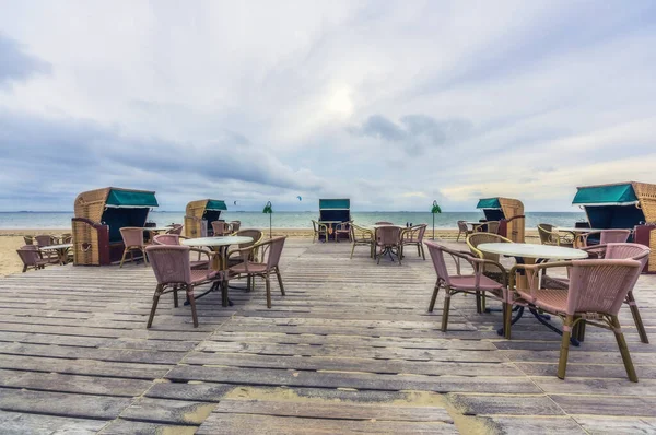 Empty Beach Boardwalk Chairs Tables — Stock Photo, Image