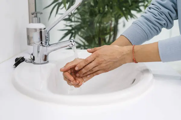 Nurse Washing Hands Sink Clinic — Stock Photo, Image