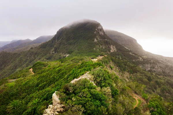 Mount Teselinde Vrchol Pokrytý Mraky — Stock fotografie