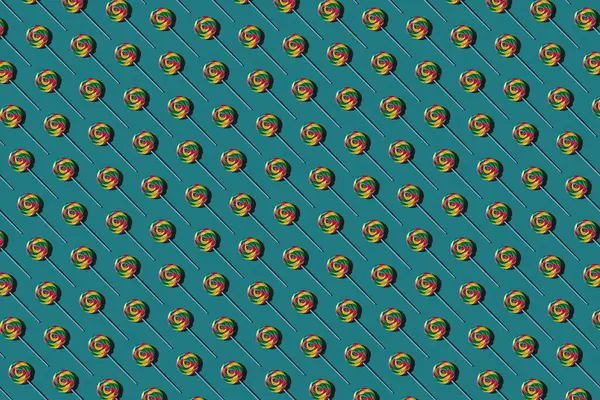 Padrão Pirulitos Multi Coloridos Contra Fundo Verde — Fotografia de Stock