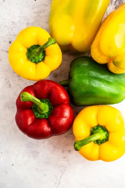 Studio Shot Red Green Yellow Bell Peppers — Stock Photo, Image