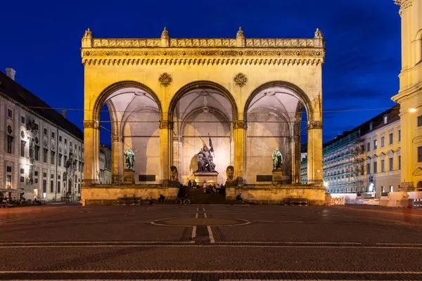 Feldherrnhalle Odeanském Náměstí Noci Mnichově Bavorsko Německo — Stock fotografie