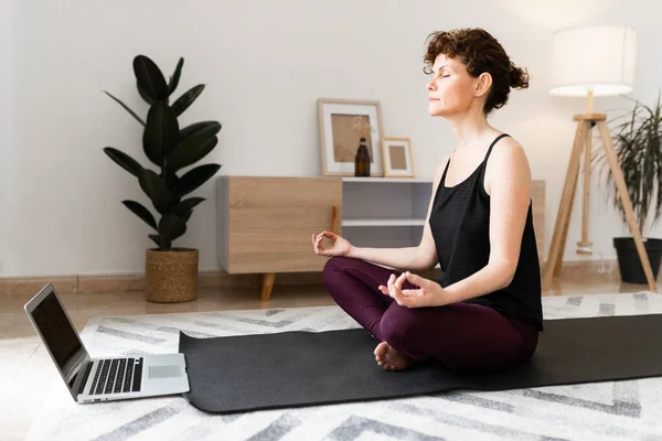 Mature Woman Practicing Lotus Position Home — Stock Photo, Image