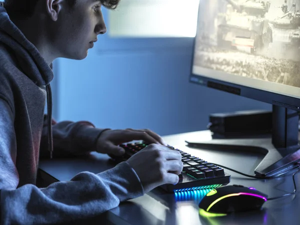 Boy Playing Online Game Computer Table — Stock Photo, Image