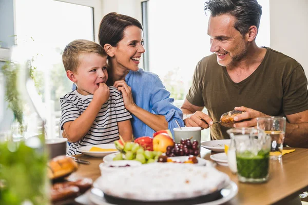 Happy Family Having Breakfast Home — Stock Photo, Image