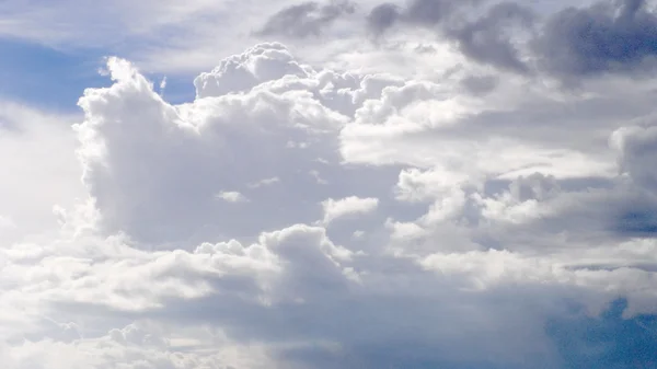 Cielo con nubes — Foto de Stock