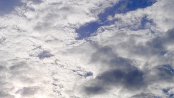 青空と美しい雲 — ストック写真