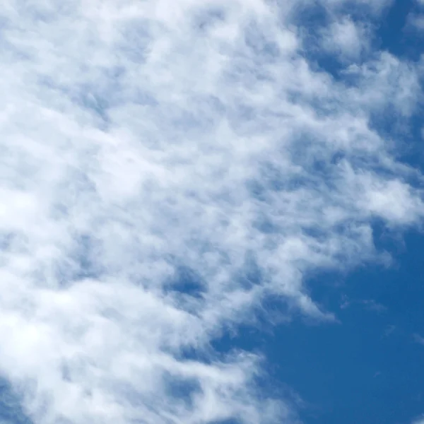 青空と美しい雲 — ストック写真