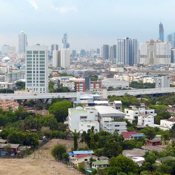 Bangkok, Thajsko - 12. června 2015: Letecký pohled z Bangkoku, Thajsko. Bangkok je největší město v Thajsku, hospodářské centrum Thajska. — Stock fotografie