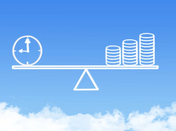 Escala que pesa dinero y forma de nube de tiempo —  Fotos de Stock