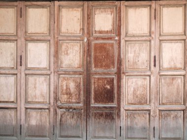 Tay eski açık kapılar