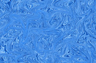 Beyaz kağıt üzerinde sıvı mavi boya soyut arkaplan