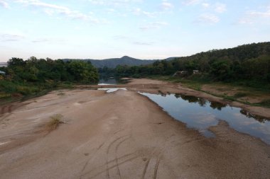 Kurumuş Yom Nehri, Tayland 'da sıcak hava