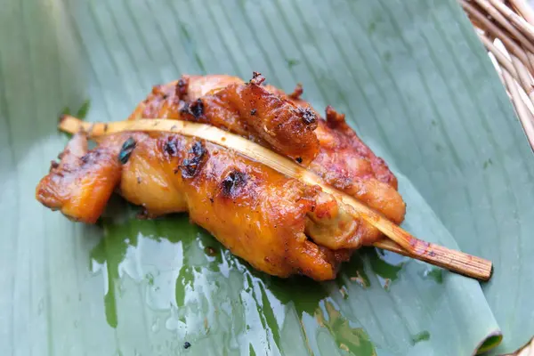 Pollo Parrilla Hoja Plátano —  Fotos de Stock